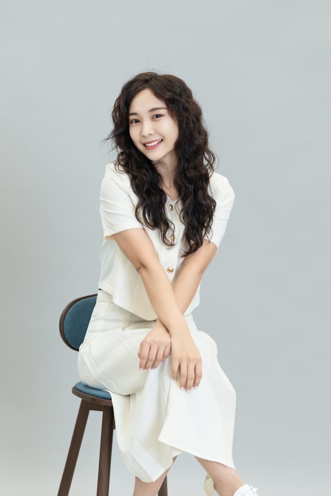 Ms. Mandy, Ma Yun, Chinese Teacher