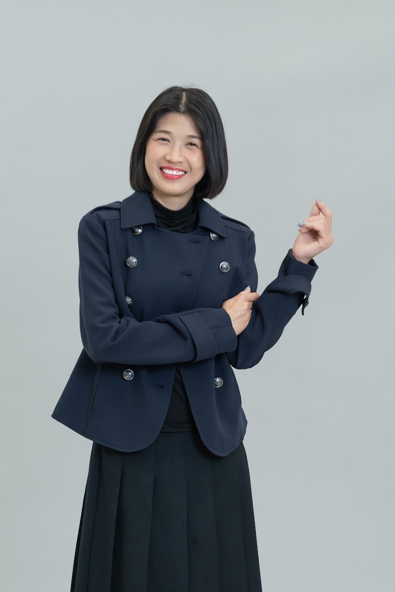 Ms. Syamol Simaprasert, Thai Teacher